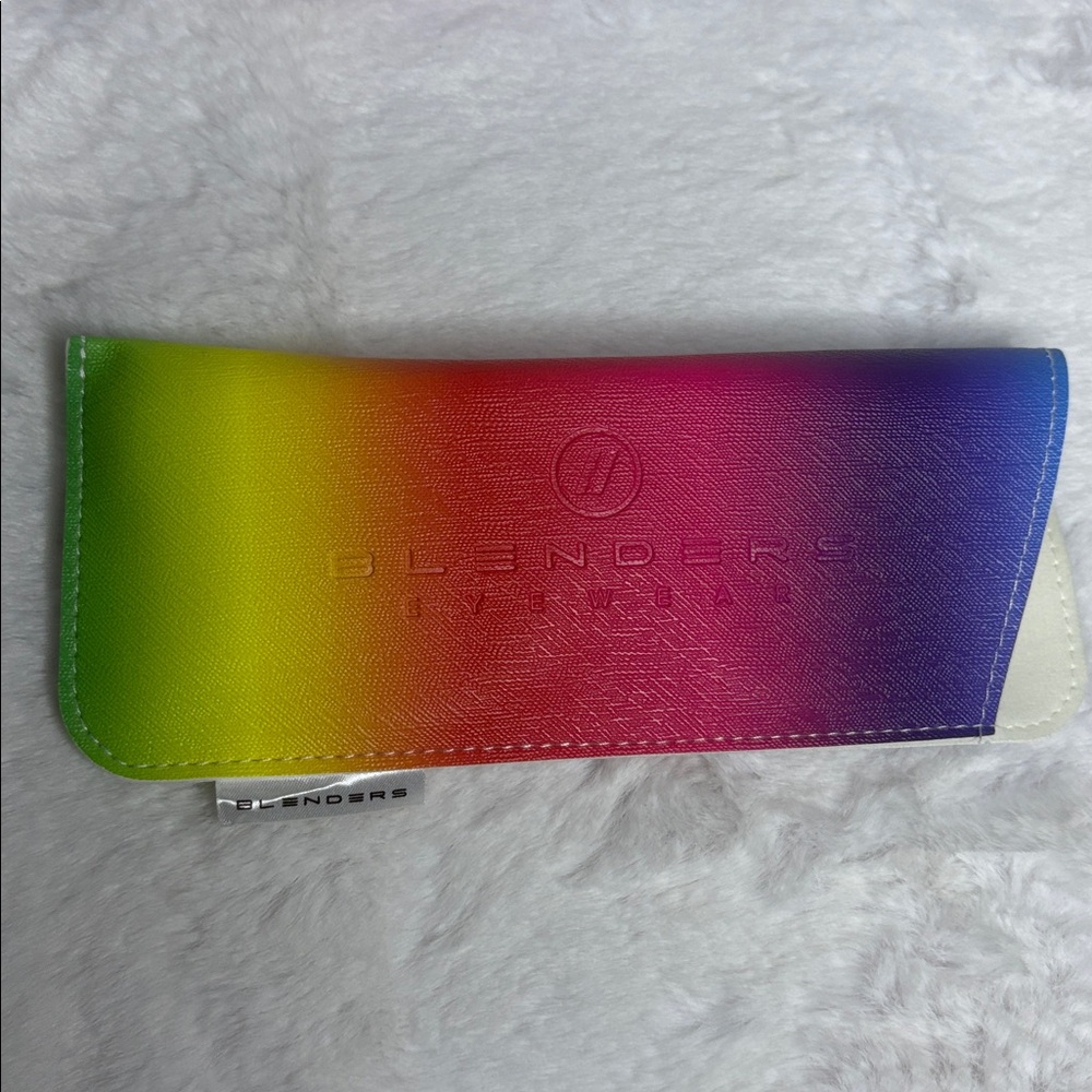 Blenders Gradient Sunglasses - Picture 3 of 4